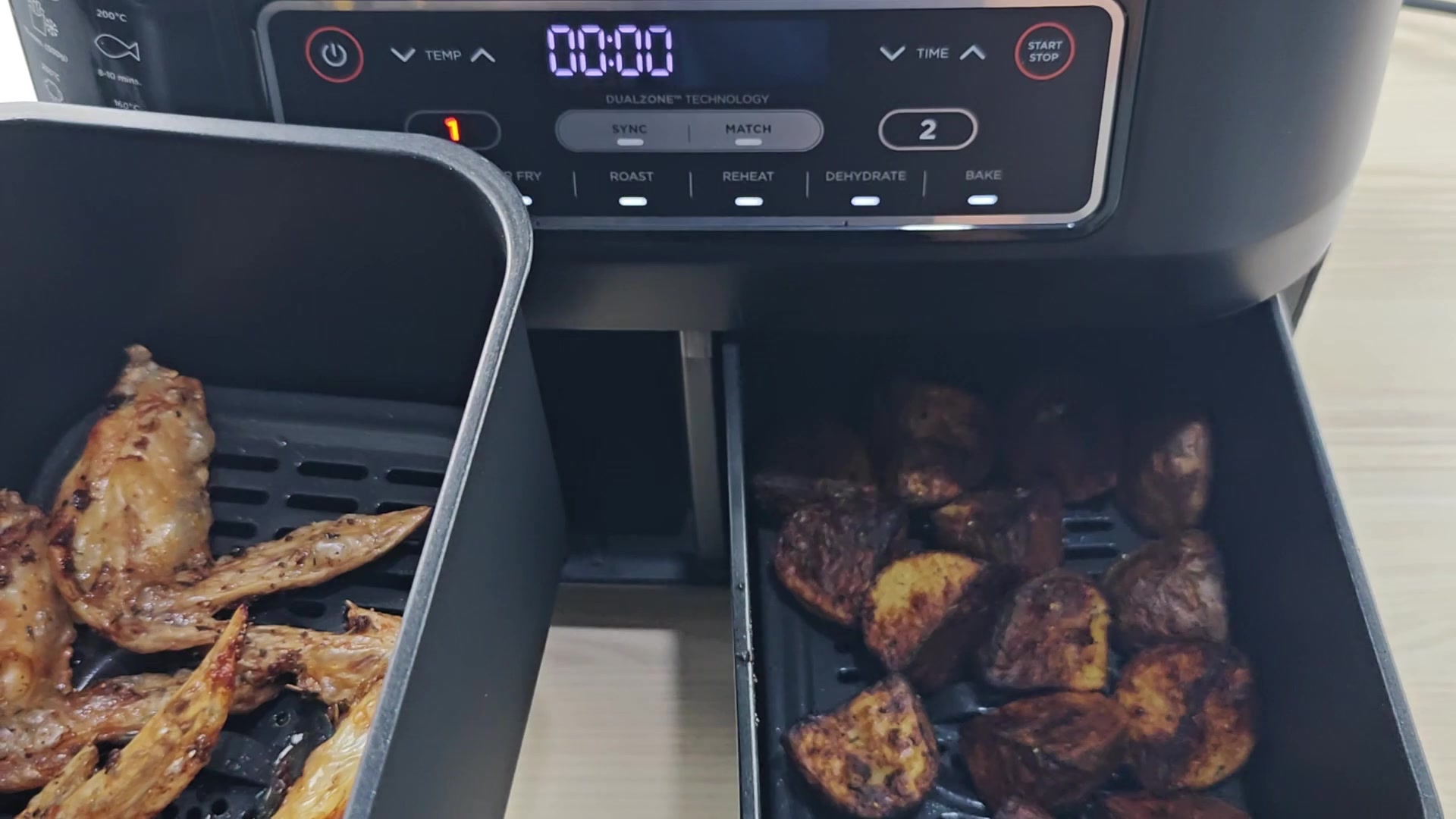 ninja-foodi-dual-zone-sync-function-for-wings-and-roast-potatoes-anyone-use-it-much-7.jpg