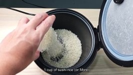 sushi-rice-in-an-aroma-cooker-is-1-1-water-ratio-actually-right-1.jpg